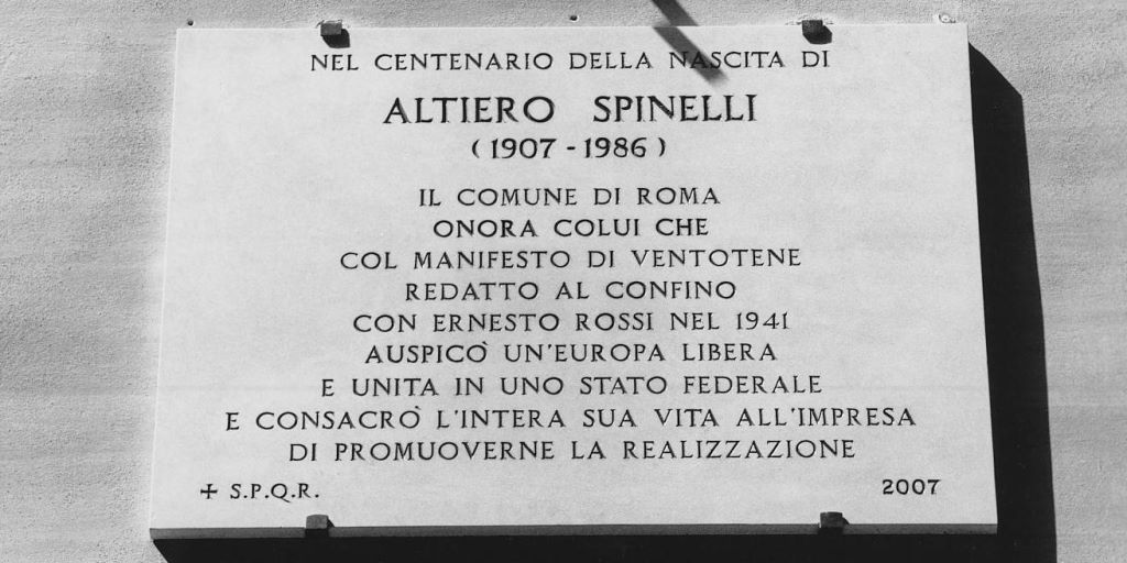 Lapide a Altiero Spinelli