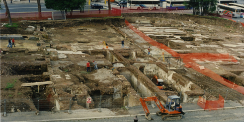 : Il Foro di Traiano in corso di scavo (Archivio Ufficio Fori Imperiali)