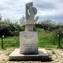 Scultura di Mario Rosati al Parco Letterario Pier Paolo Pasolini